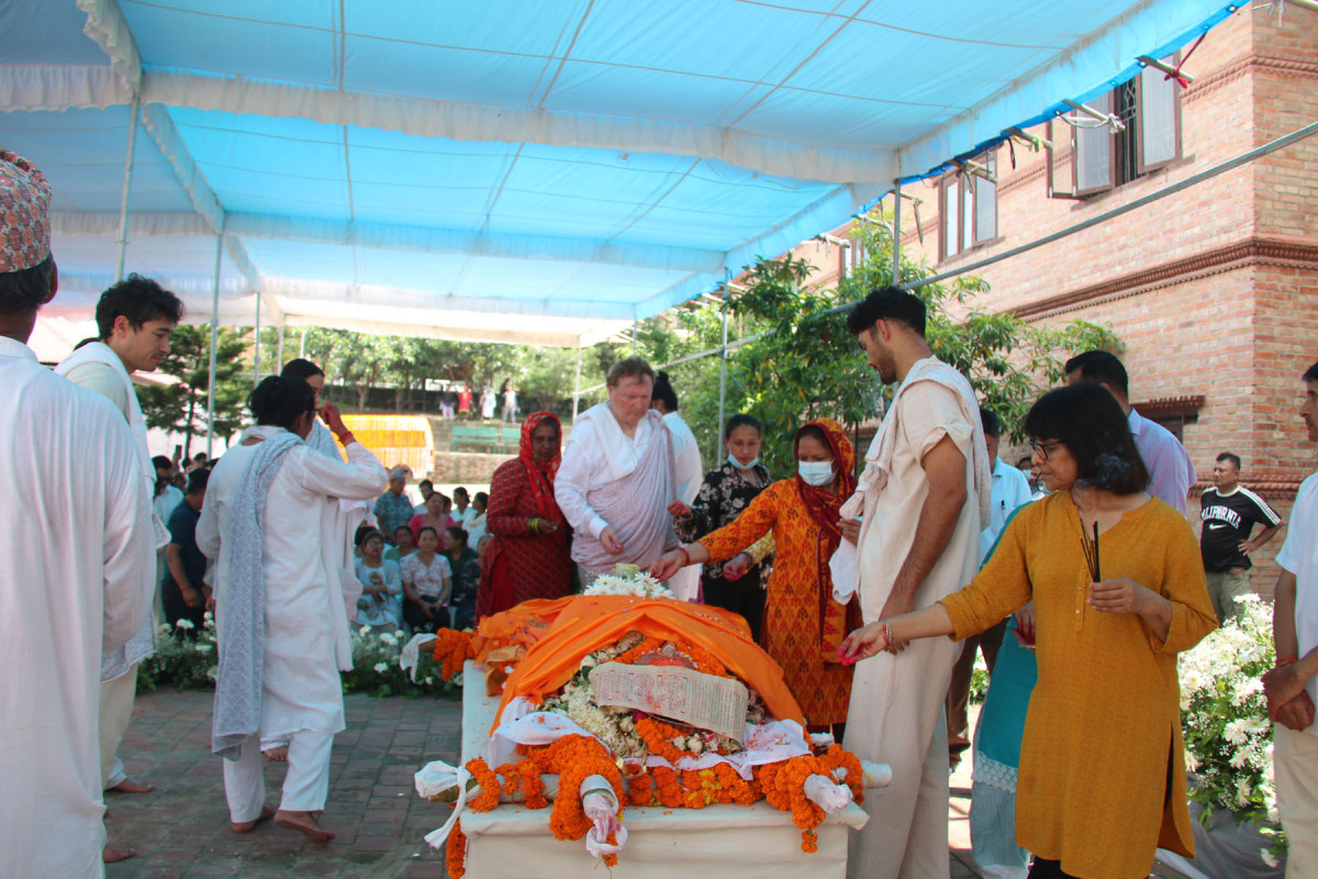 द्वारिकाज होटलकी संस्थापक एवं पर्यटन व्यवसायी अम्बिका श्रेष्ठको आर्यघाटमा अन्त्येष्टि