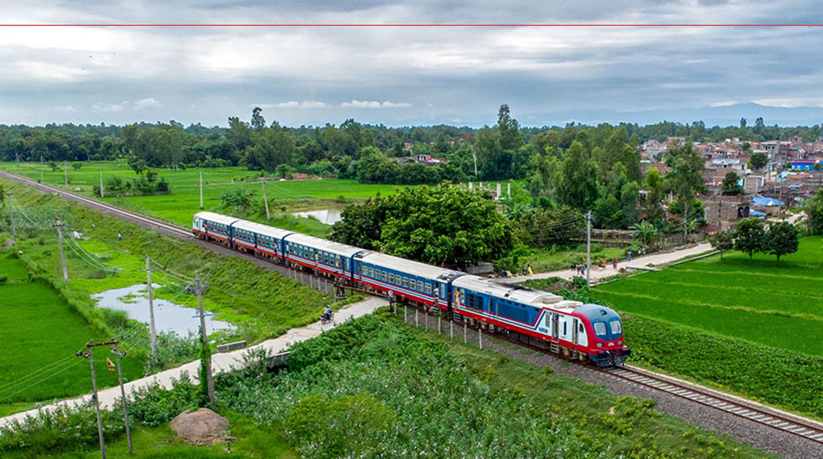 जयनगर तर्फ जाँदै रेल