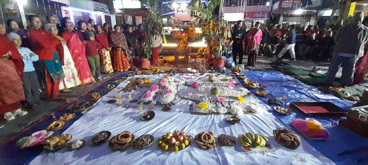 गोरखामा सामुहिक रुपमा मनाइयो ‘मकै सुकाउने पर्व’