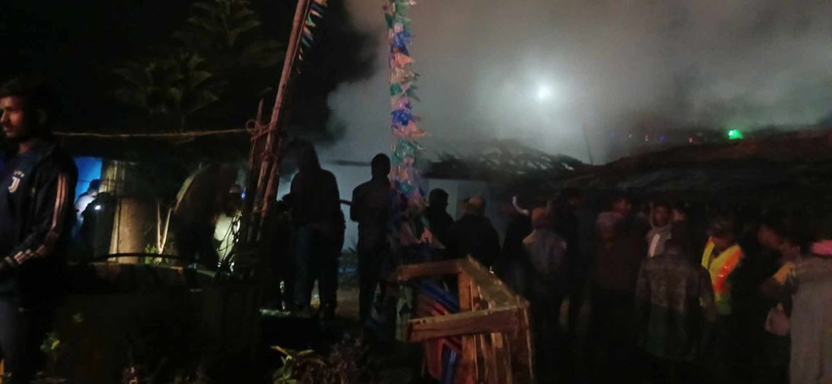धनुषाको बटेश्वरको एक स्टोरमा आगलागी हुँदा ४० लाख बढीको क्षति