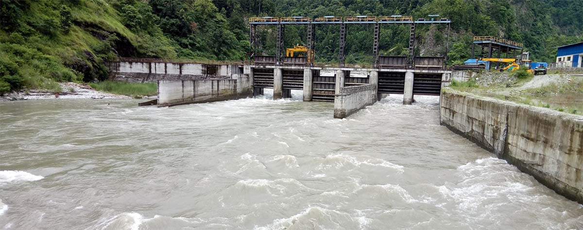 हाइड्रोपावरः सञ्चालकलाई मोज, लगानीकर्ताको हात रित्तै