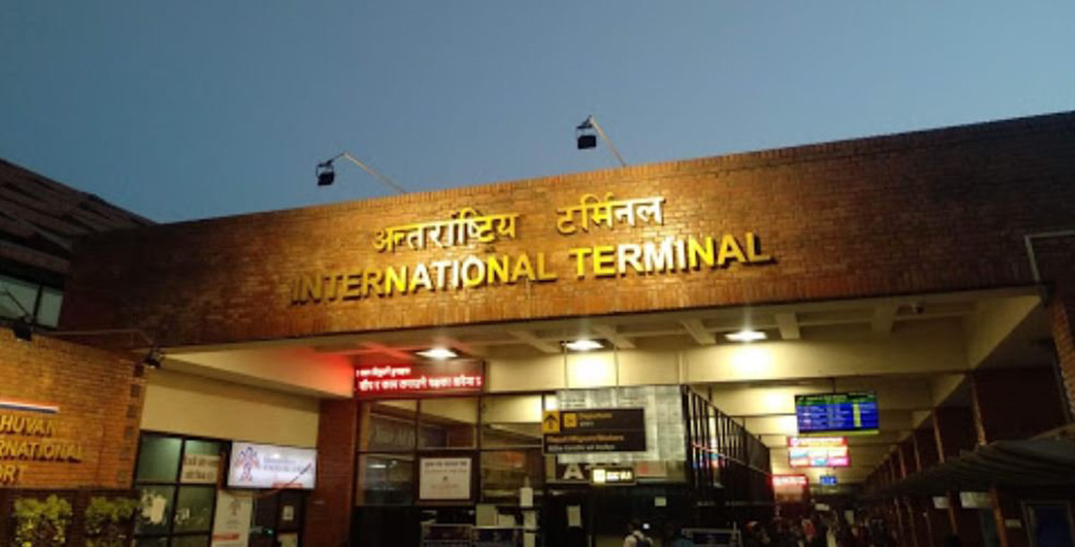 मलद्वारमा सुन लुकाएर ल्याउने तीन जना त्रिभुवन अन्तर्राष्ट्रिय विमानस्थलमा पक्राउ