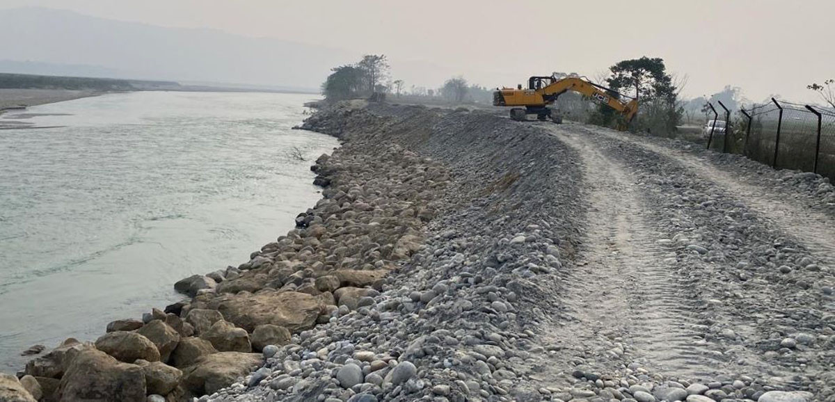 नारायणी नदी किनारमा ड्याम लगाउँदा राजनीतिक विवाद चुलियो, रोकियो काम