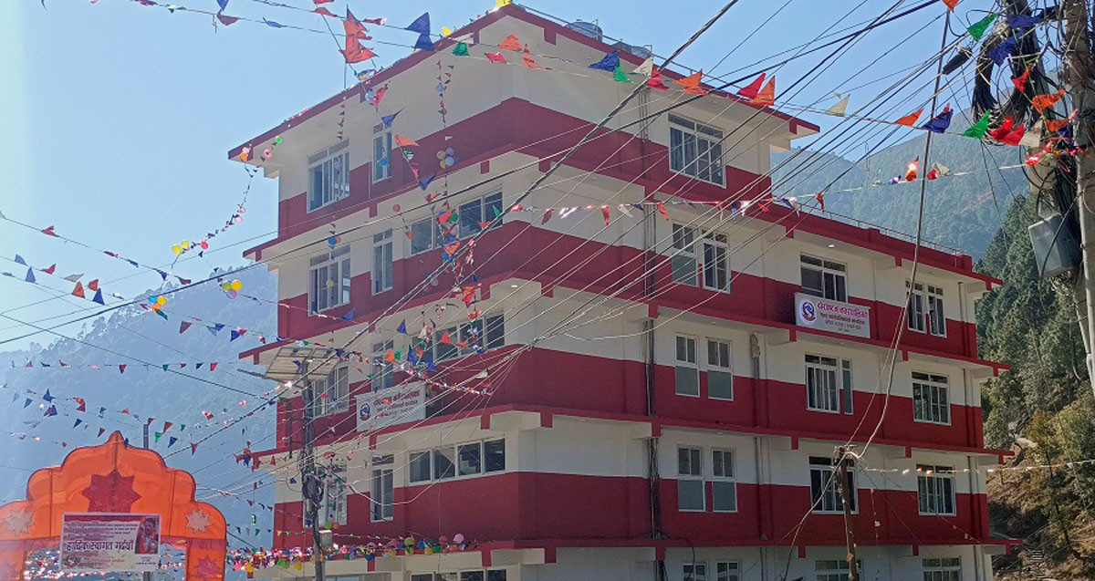 ढोरपाटन नगरपालिकाको आफ्नै प्रशासनिक भवन