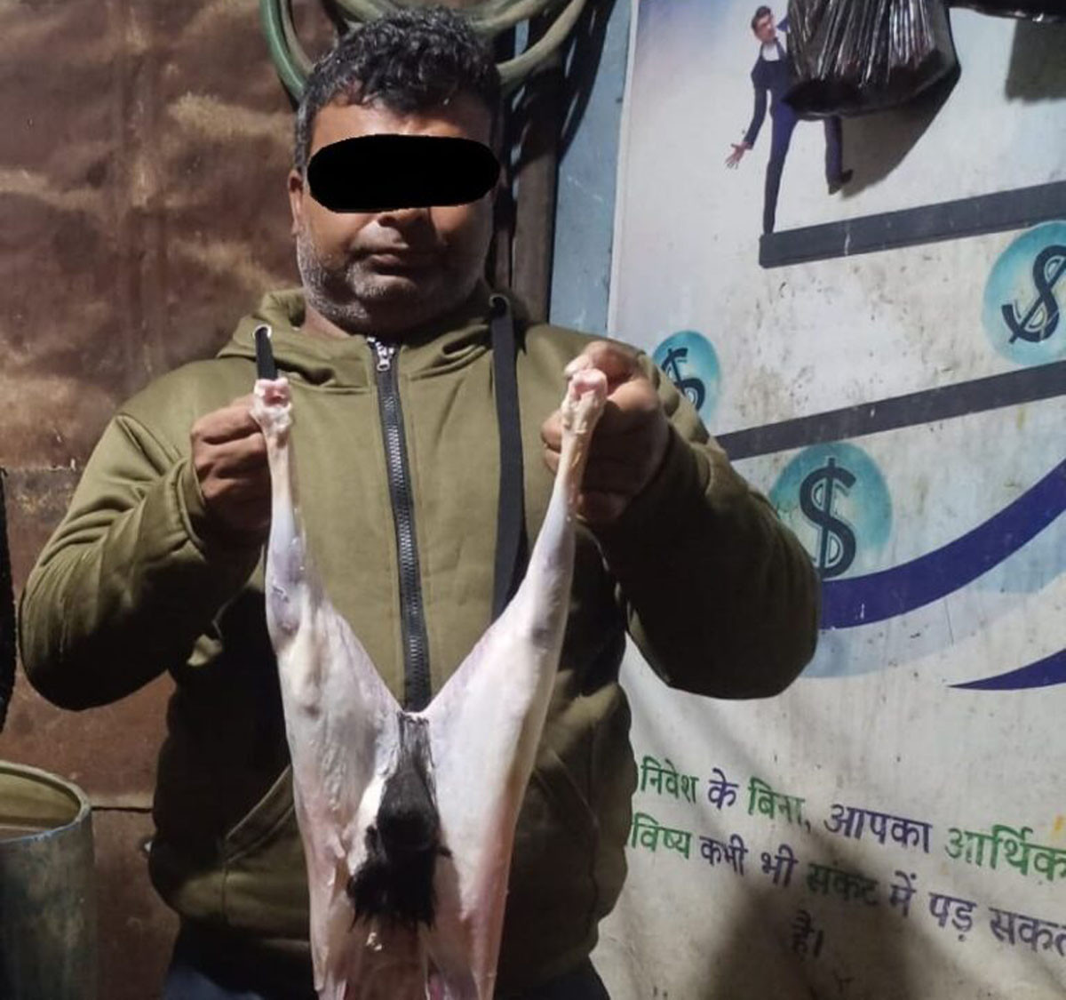 खसीको अण्डकोष टाँसेर बाख्राको मासु बिक्रि गर्ने एक जना पक्राउ