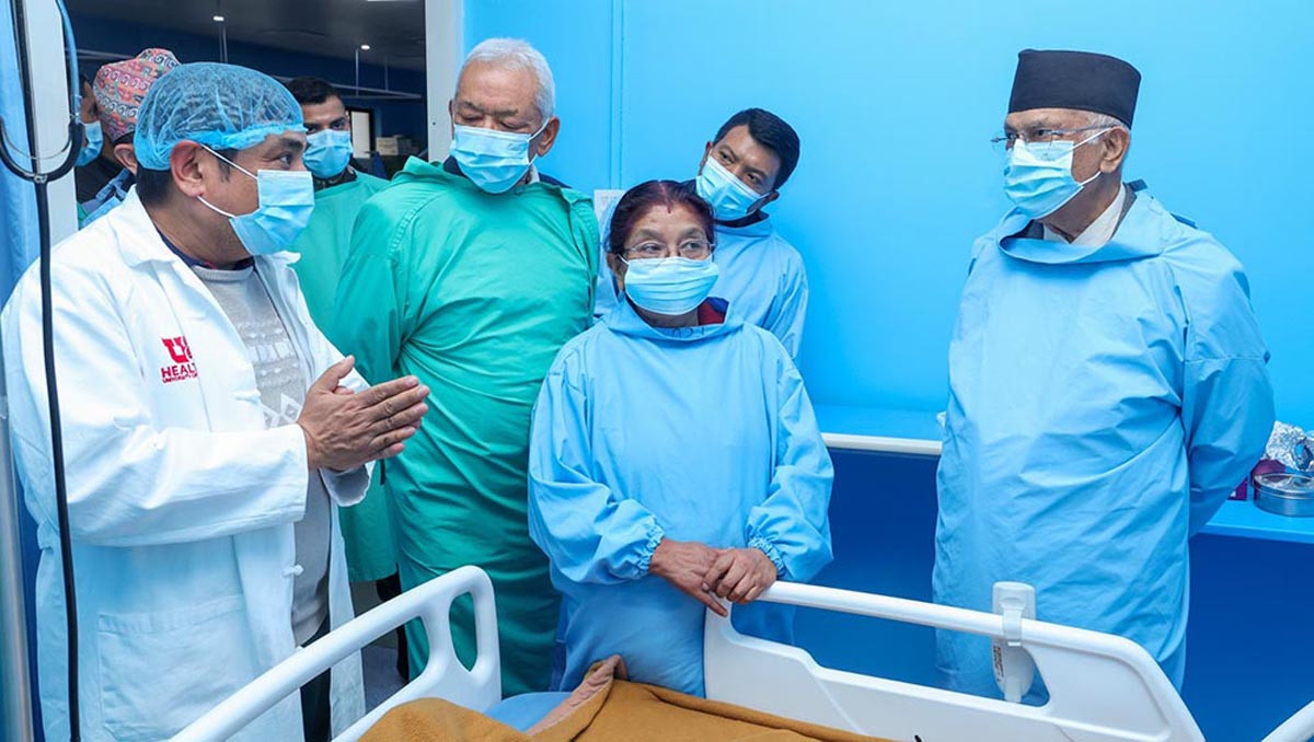 प्रधानमन्त्रीले बुझे उपप्रधानमन्त्रीको स्वास्थ्य अवस्था, सिलिण्डर विष्फोटको घाइते पनि भेटे