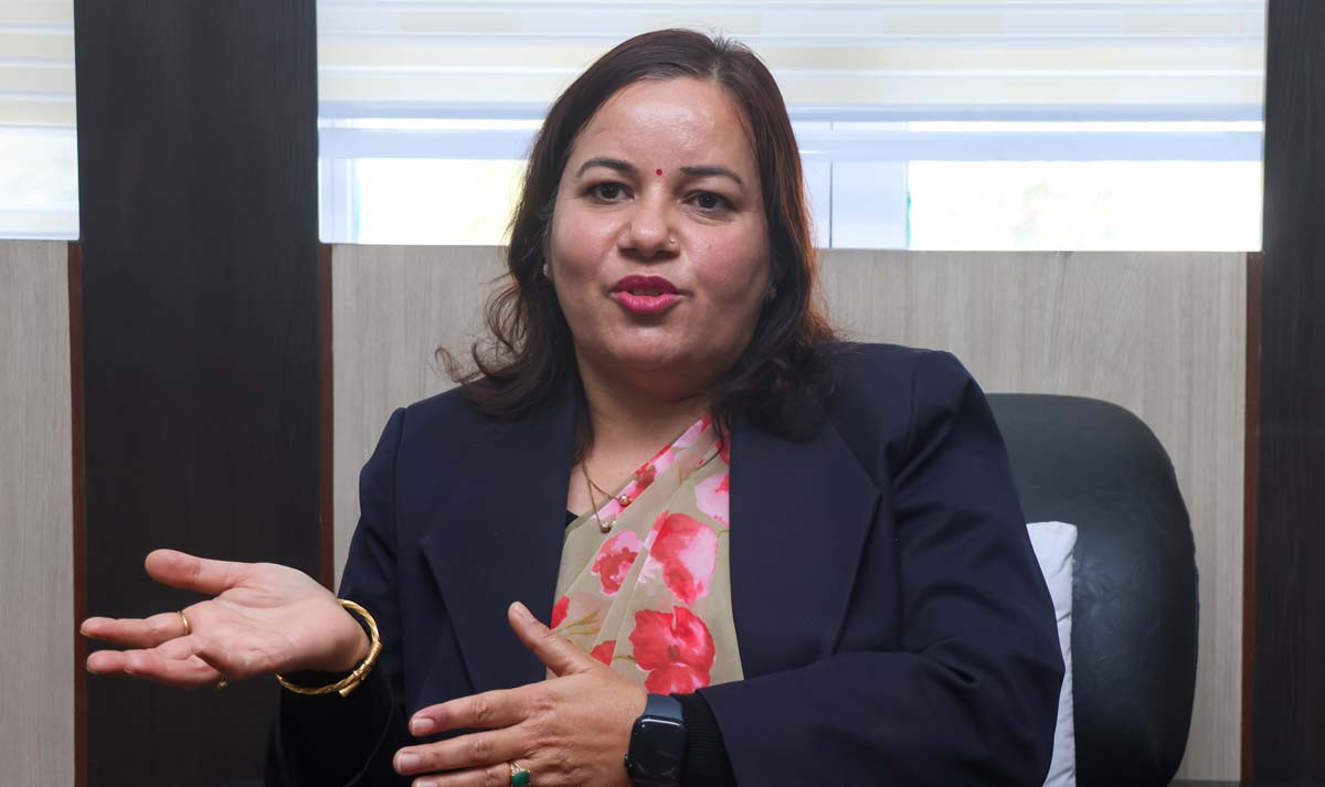चुनौती खेल्ने कान्छी सचिव