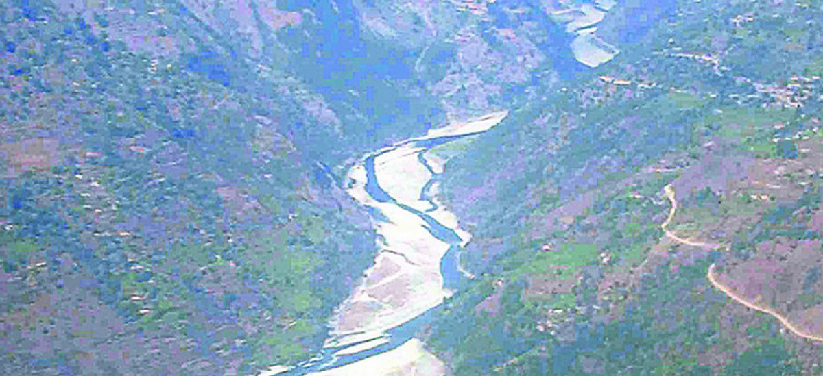 भेरीनदीमा टिप्पर खस्दा चालक चौधरी तीन जना बेपत्ता