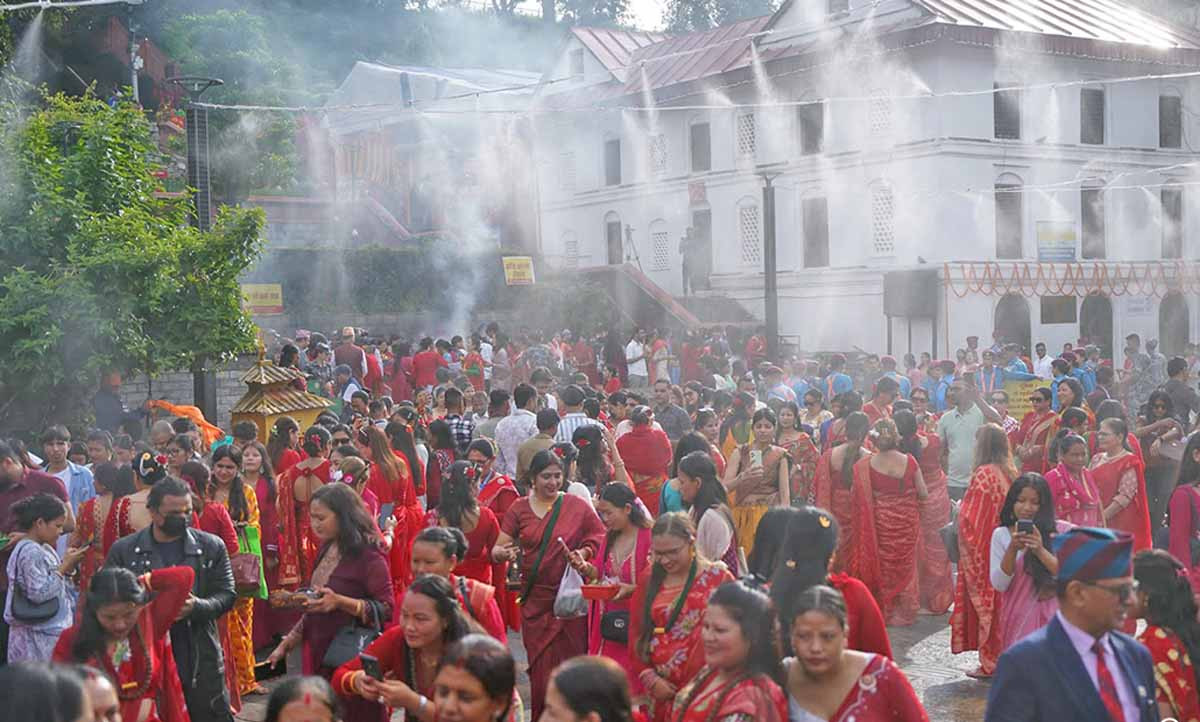 आज महाशिवरात्रि, पशुपतिनाथमा दर्शनार्थीसहित साधुसन्तहरूको घुइँचो