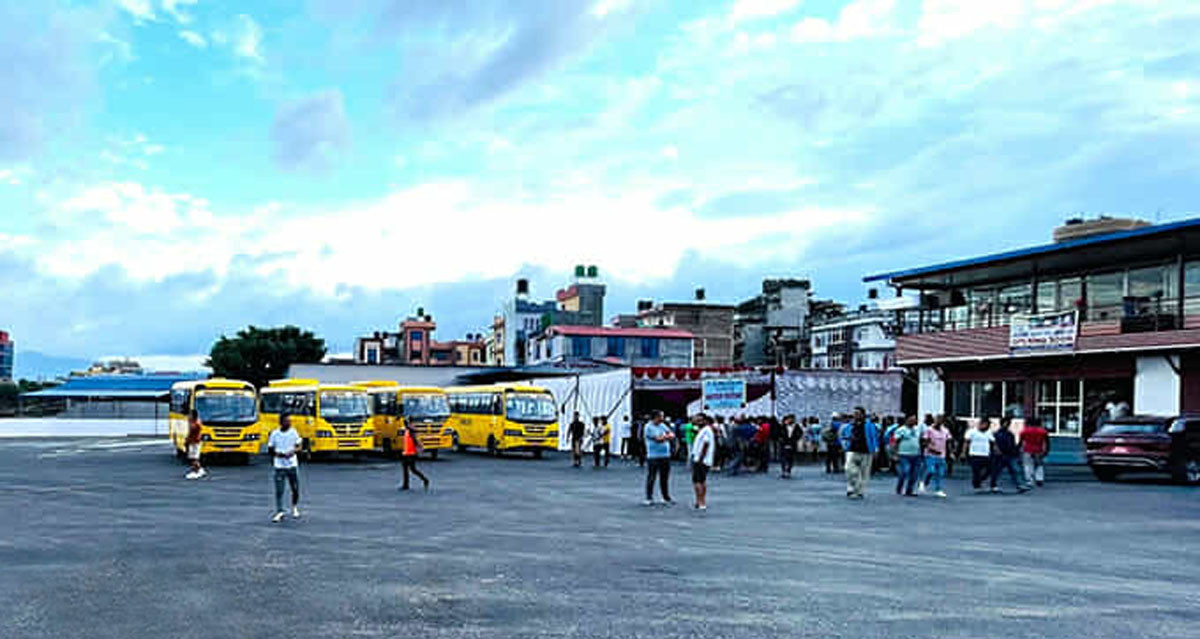 पूर्व अरनिको यातायात बसपार्कमा विवादले उग्र रुप लिँदा दुवै पक्षबीच  हात हालहाल