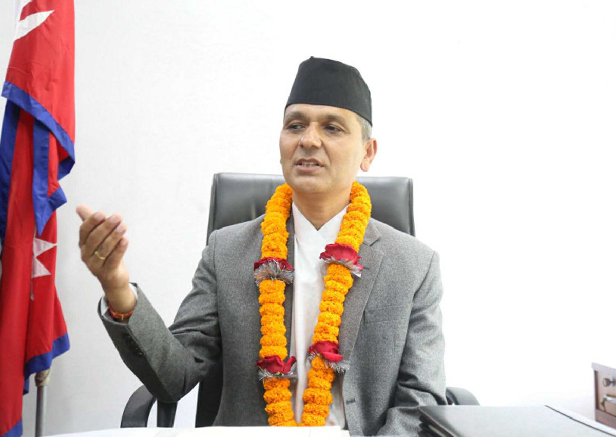 गिरिबन्धु टि-स्टेटको जग्गा प्रकरणसम्बन्धी फाइल खोल्न गृहमन्त्री अर्यालद्वारा उजुरी आह्वान