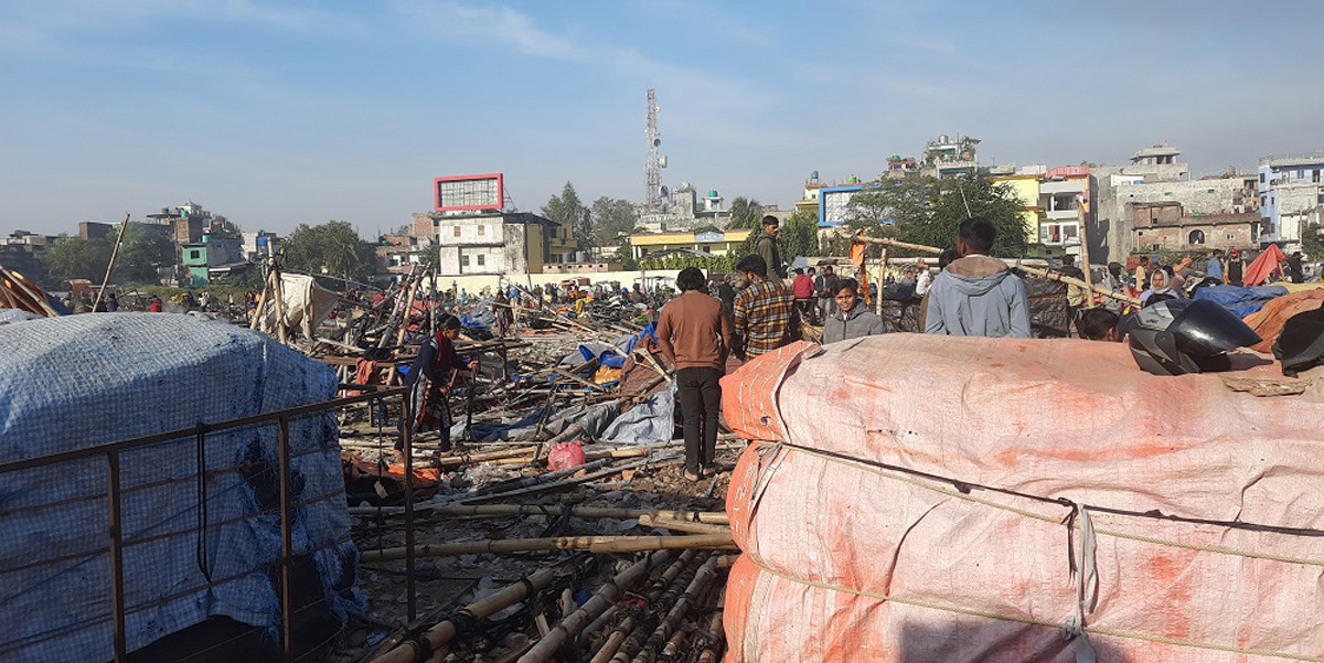 वीरगञ्ज महानगरले बिपी उद्यान अतिक्रमण गरेर व्यवसाय गर्नेलाई हटायो