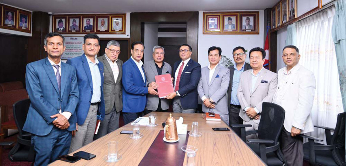 नेपाल चेम्बर अफ कमर्सका प्रतिनिधिले भेटे अर्थमन्त्री, आर्थिक सुधारको काम सुरु भइसकेको अर्थमन्त्रीको जनाउ