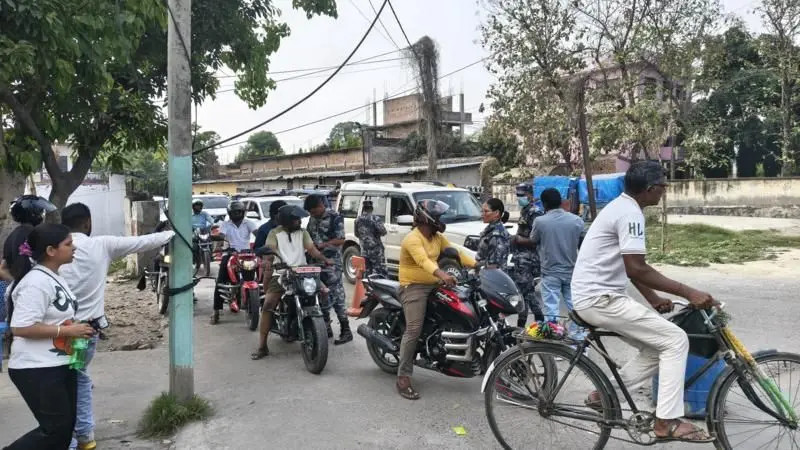 के १०० रुपैयाँमाथिका सामानमा भन्सार शुल्क लिन अदालतले रोक लगाएको हो ?